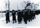 7 - колонна УНИ на демонстр - свой духовой оркестр